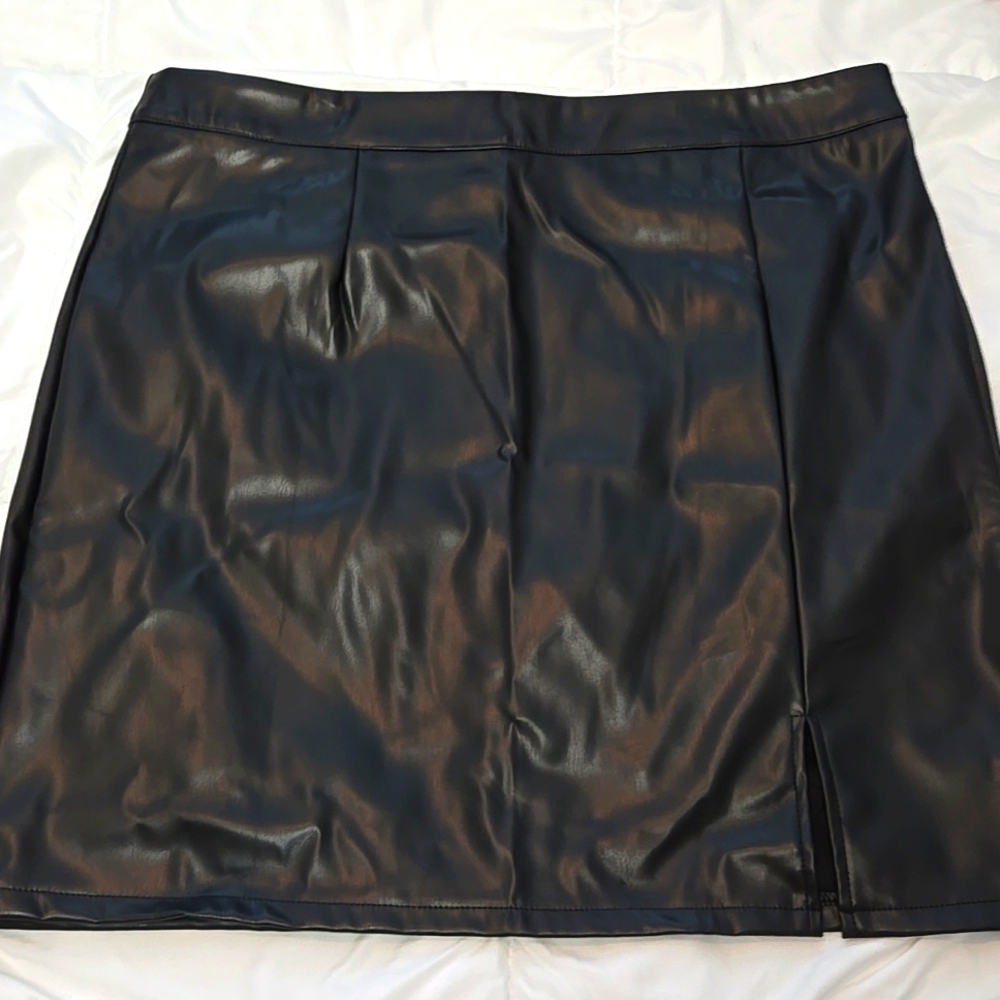 🍉 NWT Cupshe Vegan Leather Black Skirt XL - Picture 3 of 8